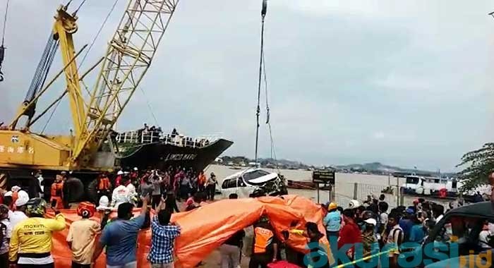 Mobil Terjun ke Sungai Usai Pesta Miras, Keterangan Pengendara Ini Bikin Bingung Polisi