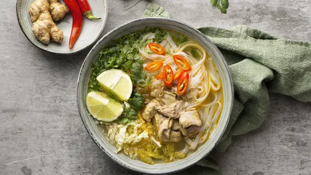 Soto Ayam Dahlok: Kuliner Legendaris yang Tak Lekang oleh Waktu di Jember