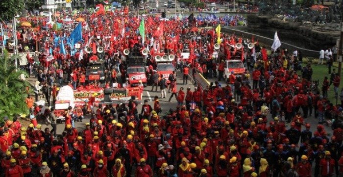 Buruh Gelar Aksi Unjuk Rasa di Jakarta Tuntut Kenaikan Upah dan Cabut UU Cipta Kerja