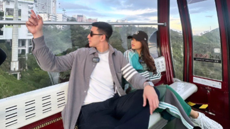 Verrell Bramasta Temui Fuji di Malaysia, Kedekatan Keduanya Jadi Sorotan