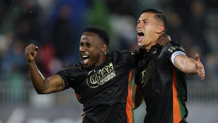 Venezia Kalahkan Fiorentina 2-1, Keluar dari Zona Degradasi Serie A